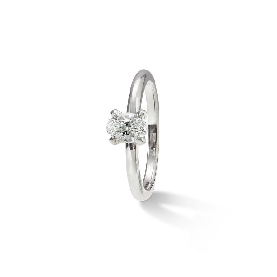 Enstensring i hvitt gull med ovalslipt diamant