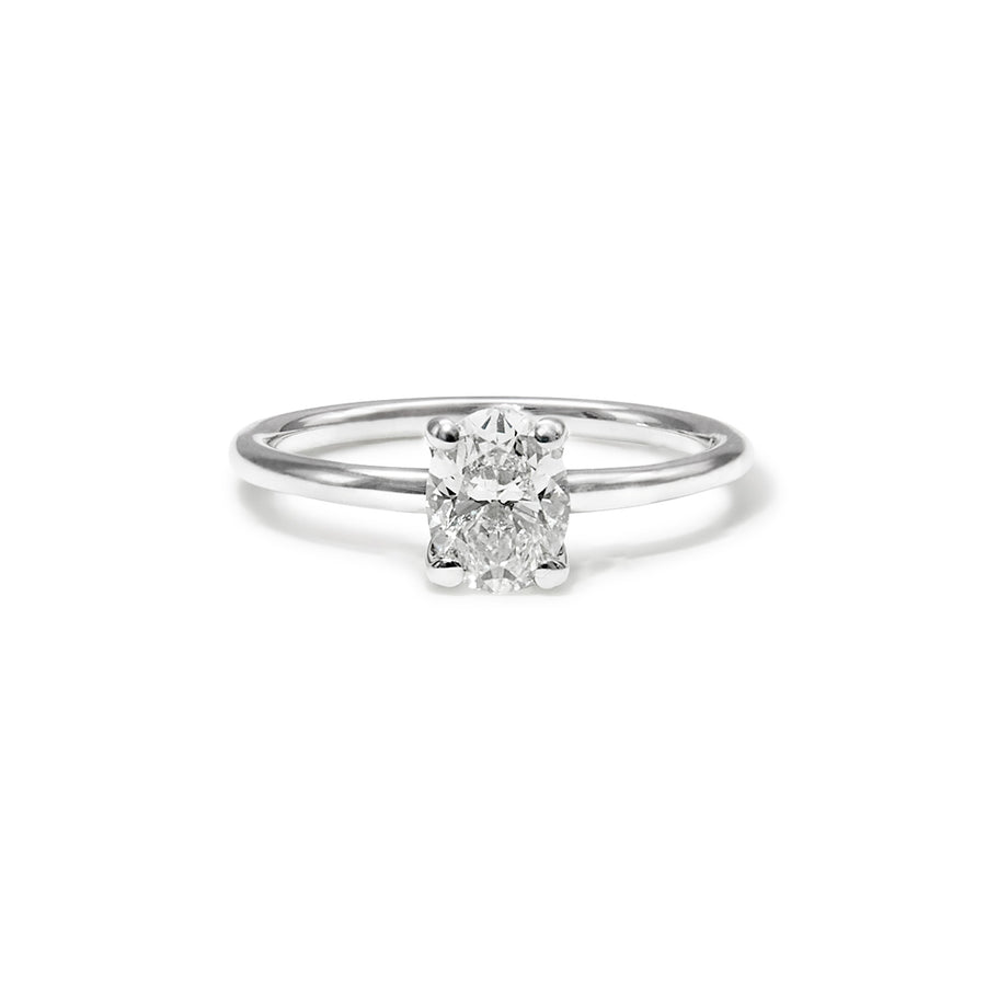 Enstensring i hvitt gull med ovalslipt diamant