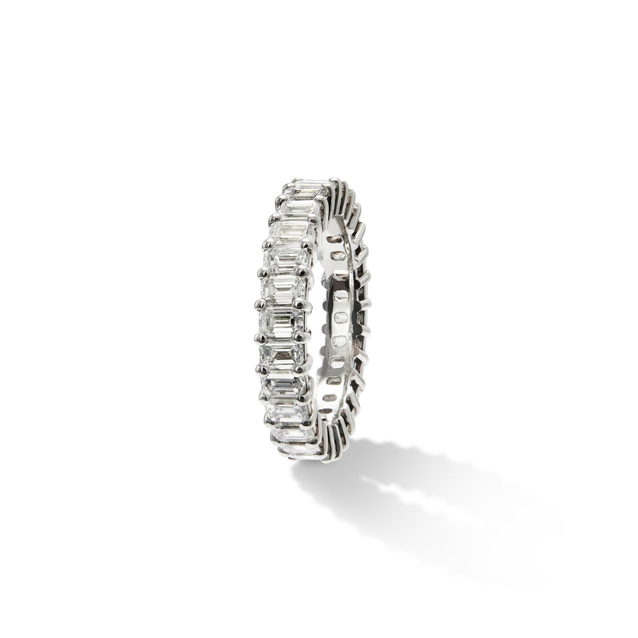 Ring i platina med smaragd slipt diamant