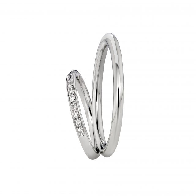Wedding bands in platinum and white gold with diamonds