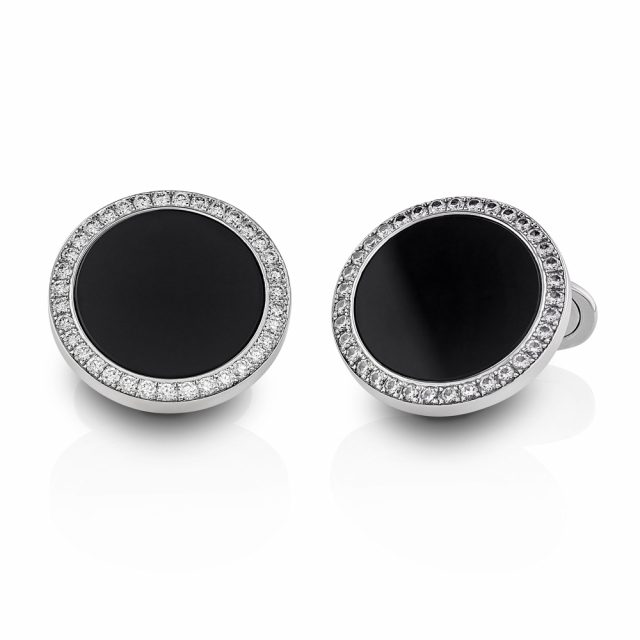 Cufflinks in white gold with polished onyx and 70 diamonds