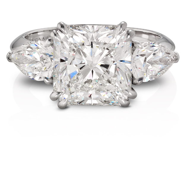 Sana ring in platinum with radiant cut and drop cut diamonds