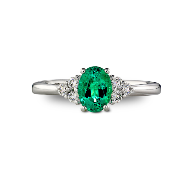 Ring with emerald and diamonds