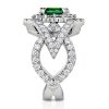 LEAFA Ring i platina med diamanter og grønn turmalin