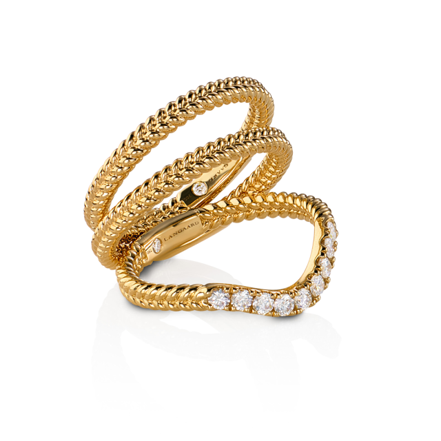 New Twisted Exclusive rings in 18 KT yellow gold