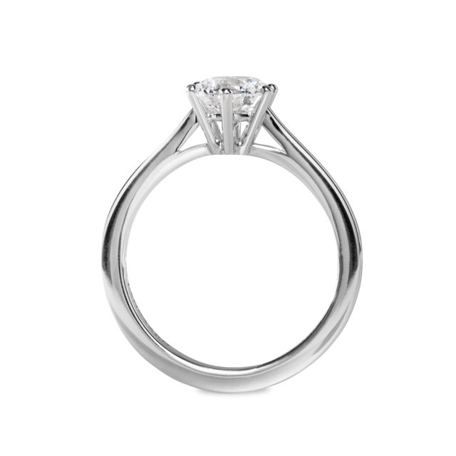 MARILYN forlovelsesring i hvitt gull med en briljant i platinafatning