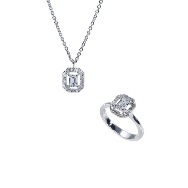 Ring i 18 karat hvitt gull med smaragdslipt diamant og briljanter