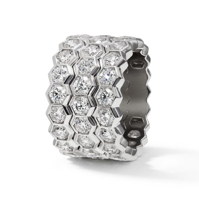 Ring i hvitt gull med briljanter